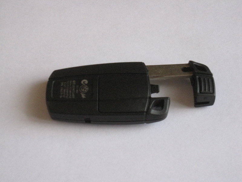 Replacing battery in bmw key fob